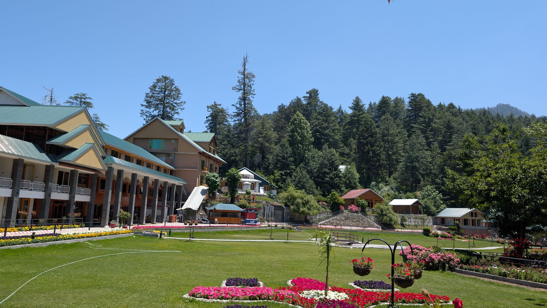 Pine Park Hotel & Resort Shogran — photo 1