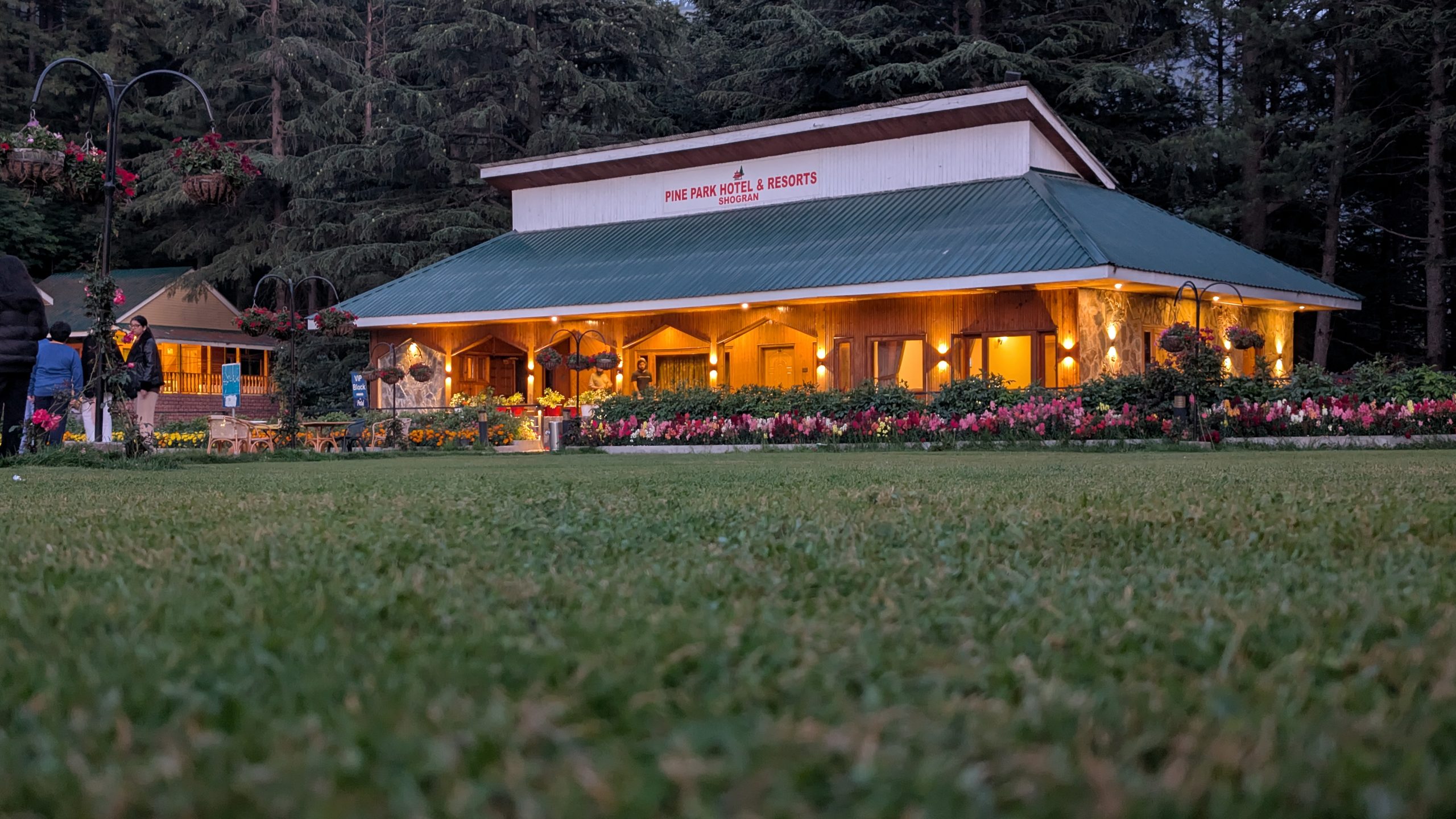 5-Room VIP Swiss Cottage